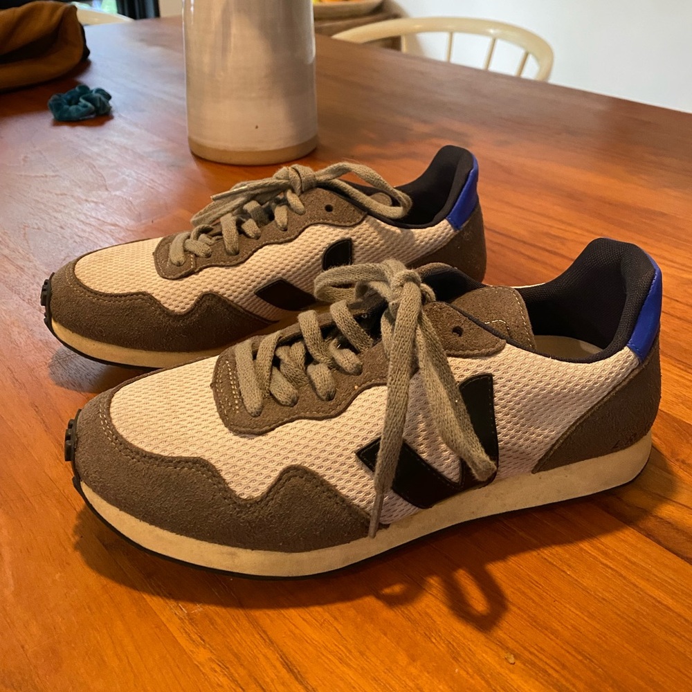 Vieja sneakers hardly worn